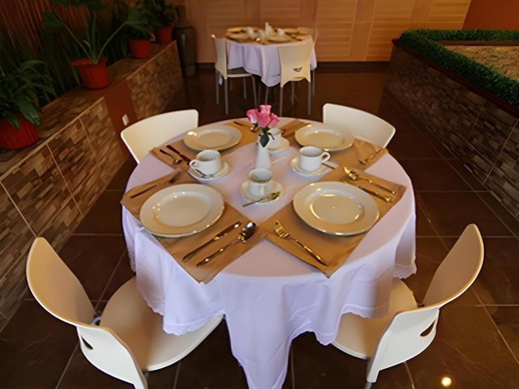 Patria Palace Hotel Blitar Zewnętrze zdjęcie