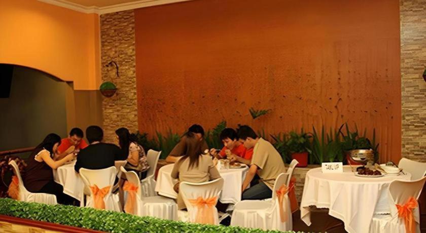 Patria Palace Hotel Blitar Zewnętrze zdjęcie