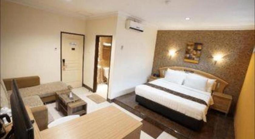 Patria Palace Hotel Blitar Zewnętrze zdjęcie