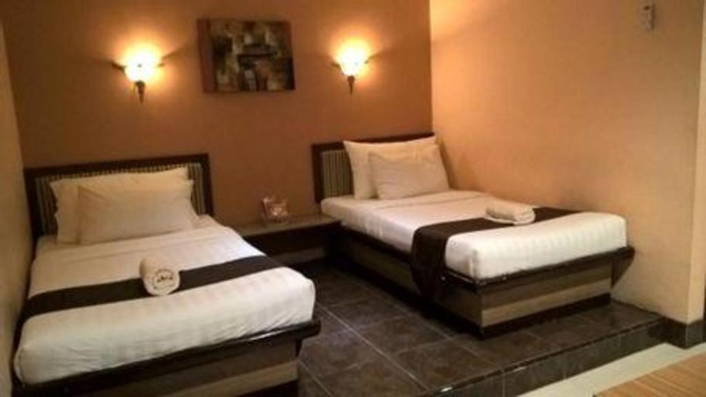 Patria Palace Hotel Blitar Zewnętrze zdjęcie