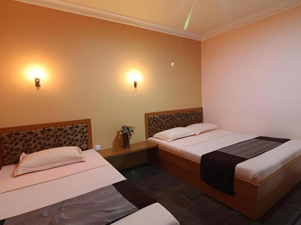 Patria Palace Hotel Blitar Zewnętrze zdjęcie