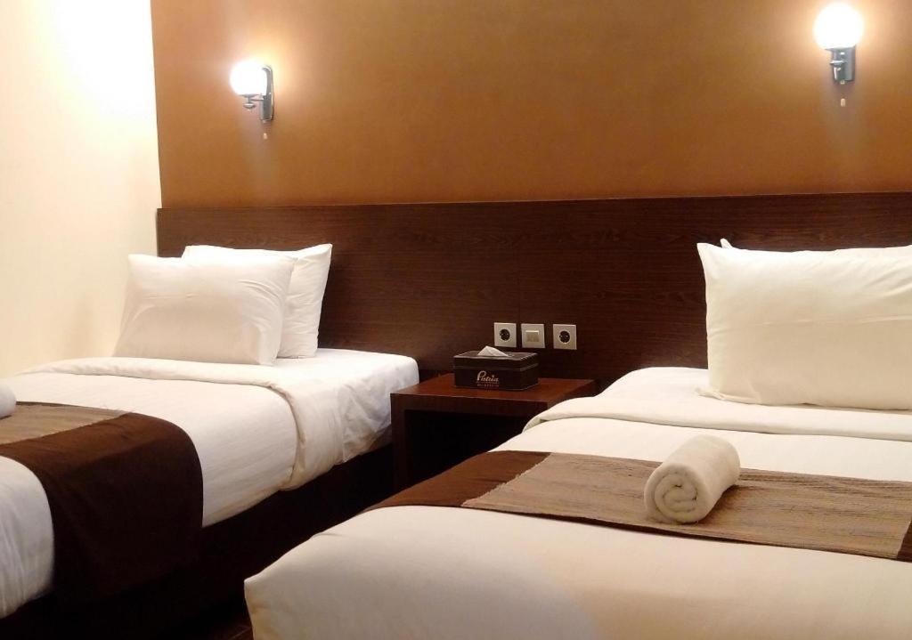 Patria Palace Hotel Blitar Zewnętrze zdjęcie
