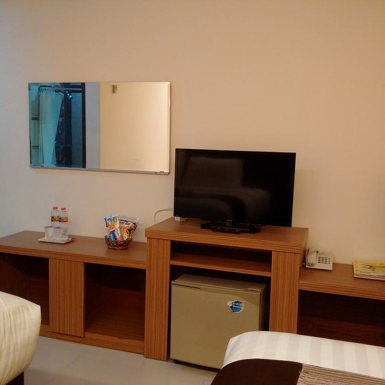 Patria Palace Hotel Blitar Zewnętrze zdjęcie