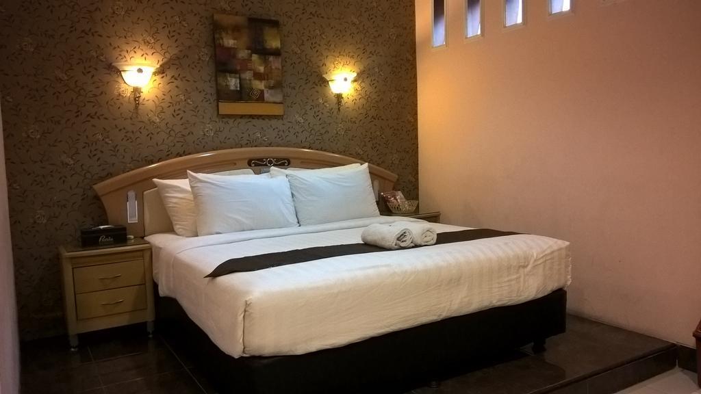 Patria Palace Hotel Blitar Pokój zdjęcie